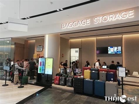 does singapore airport have luggage storage